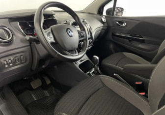 Подержанный автомобиль Renault Kaptur 2018 года (12 фото)