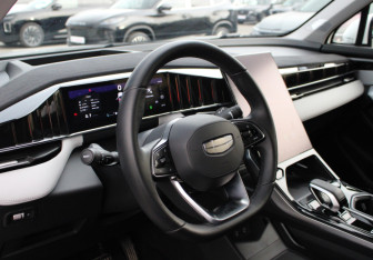 Подержанный автомобиль Geely Atlas 2023 года (7 фото)