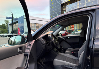 Подержанный автомобиль Volkswagen Tiguan 2010 года (9 фото)
