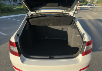 Подержанный автомобиль Skoda Octavia Liftback 2013 года (16 фото)