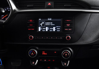Подержанный автомобиль Kia Rio Sedan 2020 года (15 фото)