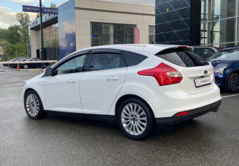 Подержанный автомобиль Ford Focus Hatchback 2012 года (7 фото)
