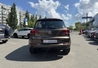 Подержанный автомобиль Volkswagen Tiguan 2016 года (6 фото)