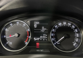 Подержанный автомобиль Skoda Rapid Liftback 2016 года (9 фото)