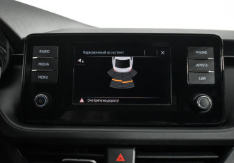 Подержанный автомобиль Skoda Rapid Liftback 2020 года (18 фото)