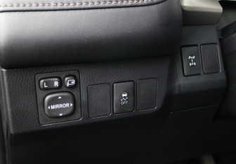 Подержанный автомобиль Toyota RAV4 2014 года (16 фото)