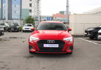 Подержанный автомобиль Audi A3 Sedan 2021 года (2 фото)