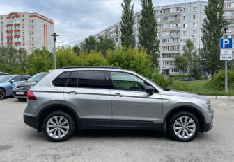 Подержанный автомобиль Volkswagen Tiguan 2020 года (4 фото)