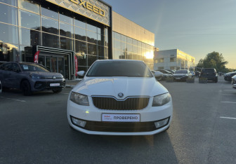 Подержанный автомобиль Skoda Octavia Liftback 2013 года (2 фото)