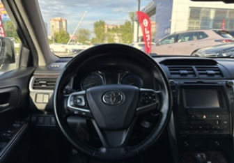 Подержанный автомобиль Toyota Camry Sedan 2016 года (14 фото)
