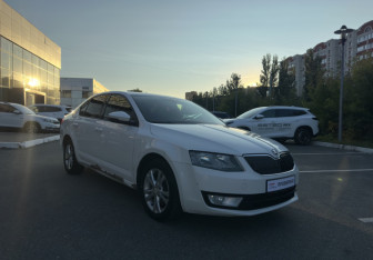 Подержанный автомобиль Skoda Octavia Liftback 2013 года (3 фото)