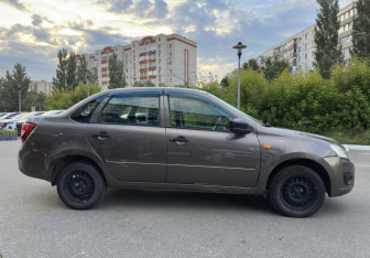 Подержанный автомобиль LADA (ВАЗ) Granta Sedan 2015 года (4 фото)