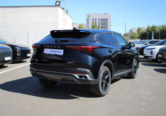 Подержанный автомобиль Omoda C5 2023 года (4 фото)