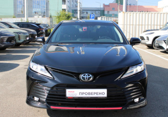 Подержанный автомобиль Toyota Camry Sedan 2021 года (2 фото)