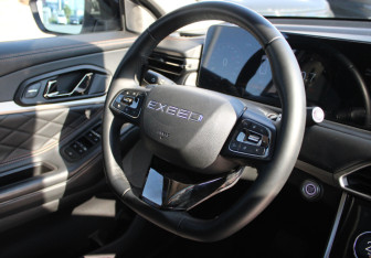 Подержанный автомобиль Exeed TXL 2023 года (14 фото)