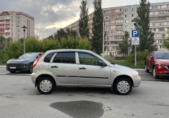 Подержанный автомобиль LADA (ВАЗ) Kalina Hatchback 2010 года (4 фото)