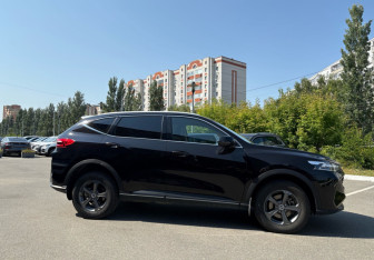 Подержанный автомобиль Haval F7 2024 года (4 фото)
