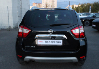 Подержанный автомобиль Nissan Terrano 2019 года (5 фото)