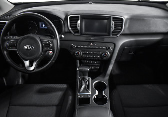 Подержанный автомобиль Kia Sportage 2018 года (14 фото)