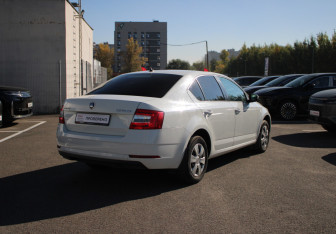 Подержанный автомобиль Skoda Octavia Liftback 2018 года (2 фото)