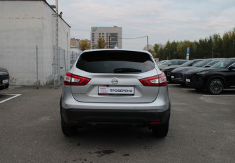 Подержанный автомобиль Nissan Qashqai 2018 года (4 фото)
