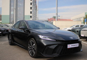 Подержанный автомобиль Toyota Camry Sedan 2024 года (3 фото)