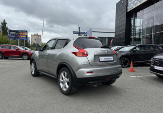 Подержанный автомобиль Nissan Juke 2012 года (7 фото)