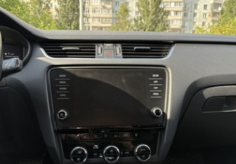 Подержанный автомобиль Skoda Octavia Liftback 2020 года (13 фото)