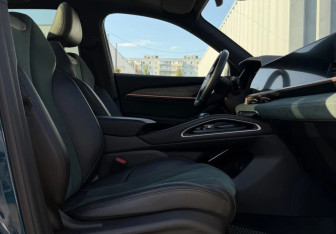 Подержанный автомобиль Geely Monjaro 2023 года (12 фото)