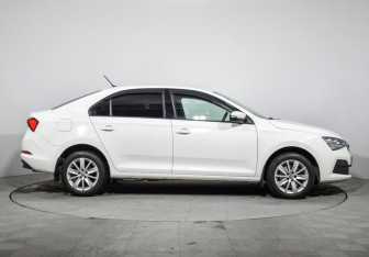 Подержанный автомобиль Skoda Rapid Liftback 2020 года (4 фото)
