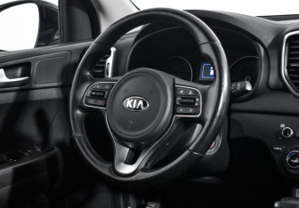 Подержанный автомобиль Kia Sportage 2018 года (13 фото)