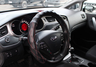 Подержанный автомобиль Kia Ceed Hatchback 2014 года (7 фото)