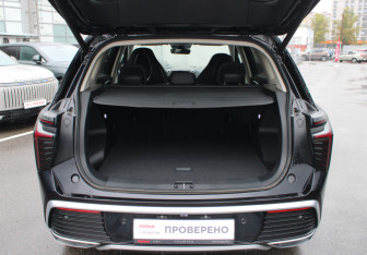 Подержанный автомобиль Hongqi HS3 2025 года (19 фото)