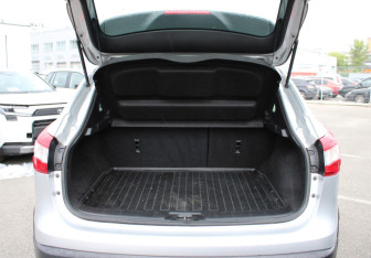 Подержанный автомобиль Nissan Qashqai 2018 года (19 фото)