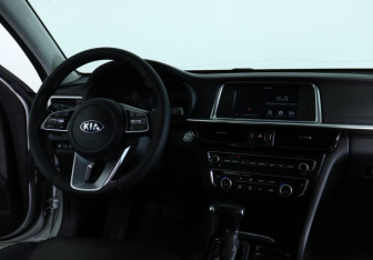 Подержанный автомобиль Kia Optima Sedan 2019 года (12 фото)