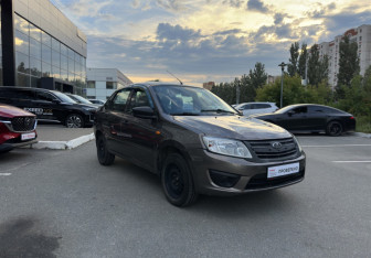 Подержанный автомобиль LADA (ВАЗ) Granta Sedan 2015 года (3 фото)