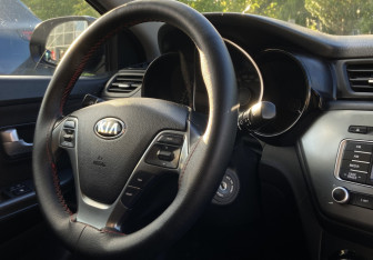 Подержанный автомобиль Kia Rio Sedan 2017 года (14 фото)