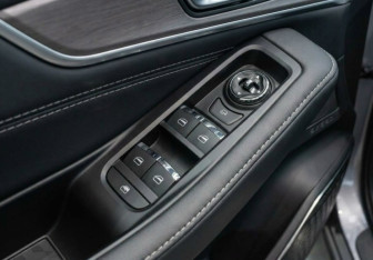 Подержанный автомобиль Exeed LX 2023 года (13 фото)