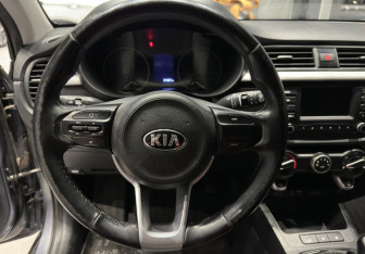 Подержанный автомобиль Kia Rio Hatchback 2019 года (11 фото)