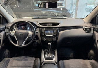 Подержанный автомобиль Nissan Qashqai 2017 года (10 фото)