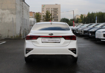 Подержанный автомобиль Kia Cerato Sedan 2019 года (3 фото)