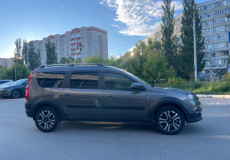Подержанный автомобиль LADA (ВАЗ) Largus Wagon 2022 года (4 фото)