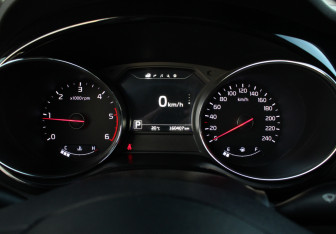 Подержанный автомобиль Kia Carnival 2017 года (22 фото)