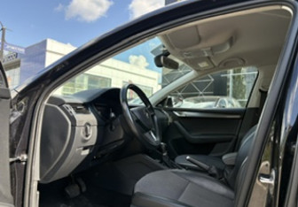 Подержанный автомобиль Skoda Octavia Liftback 2020 года (9 фото)