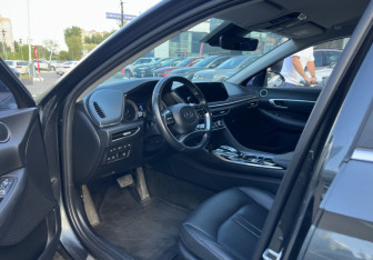 Подержанный автомобиль Hyundai Sonata 2020 года (9 фото)