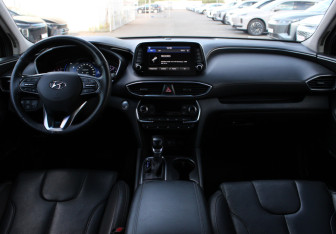 Подержанный автомобиль Hyundai Santa Fe 2019 года (9 фото)