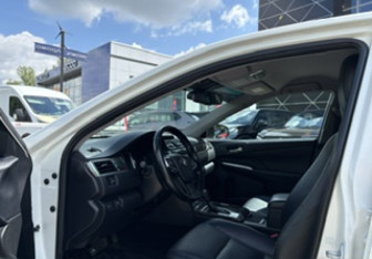 Подержанный автомобиль Toyota Camry Sedan 2016 года (9 фото)