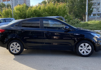 Подержанный автомобиль Kia Rio Sedan 2017 года (4 фото)