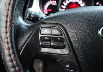 Подержанный автомобиль Kia Ceed Hatchback 2014 года (12 фото)