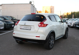 Подержанный автомобиль Nissan Juke 2011 года (4 фото)